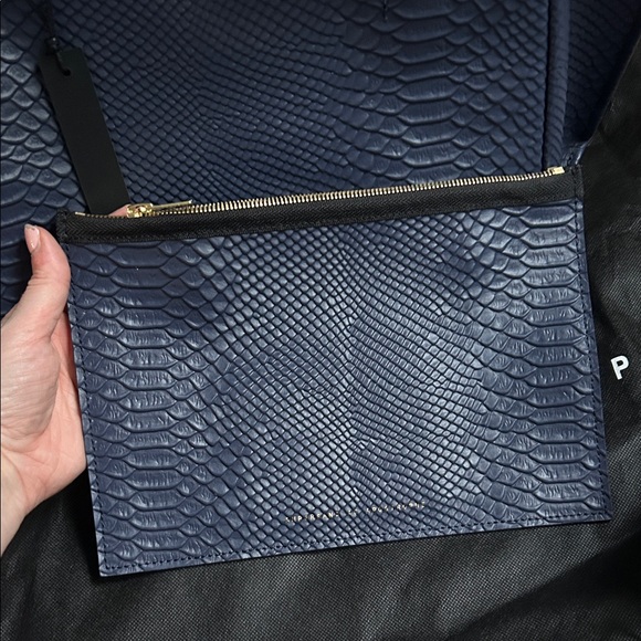 Ampersand As Apostrophe Half Tote Navy Night Python Textured Leather NWT - Picture 9 of 10